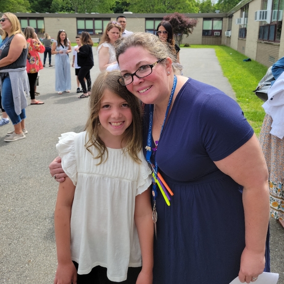 Meet your Posher, Corinne - Picture 2 of 3